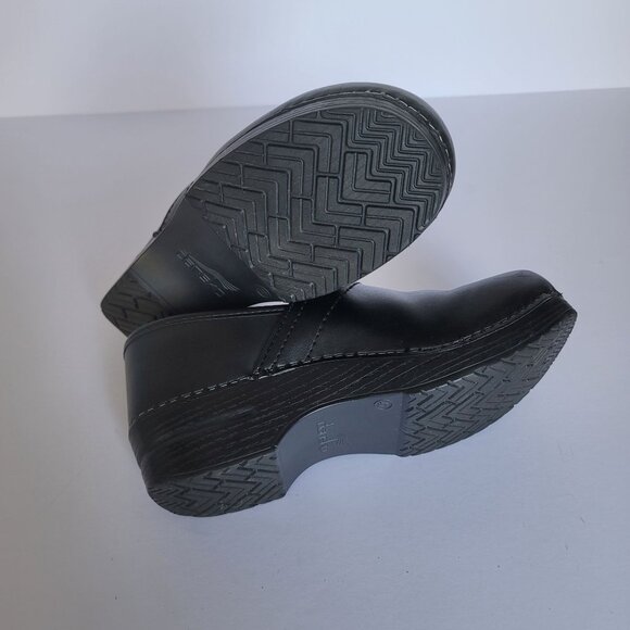 Dansko Professional Comfort and Support Clog Shoes. Size US 10.5/EU 41 - Picture 6 of 8
